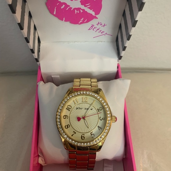 Betsey Johnson watch gold tone watch- needs battery - Picture 9 of 10